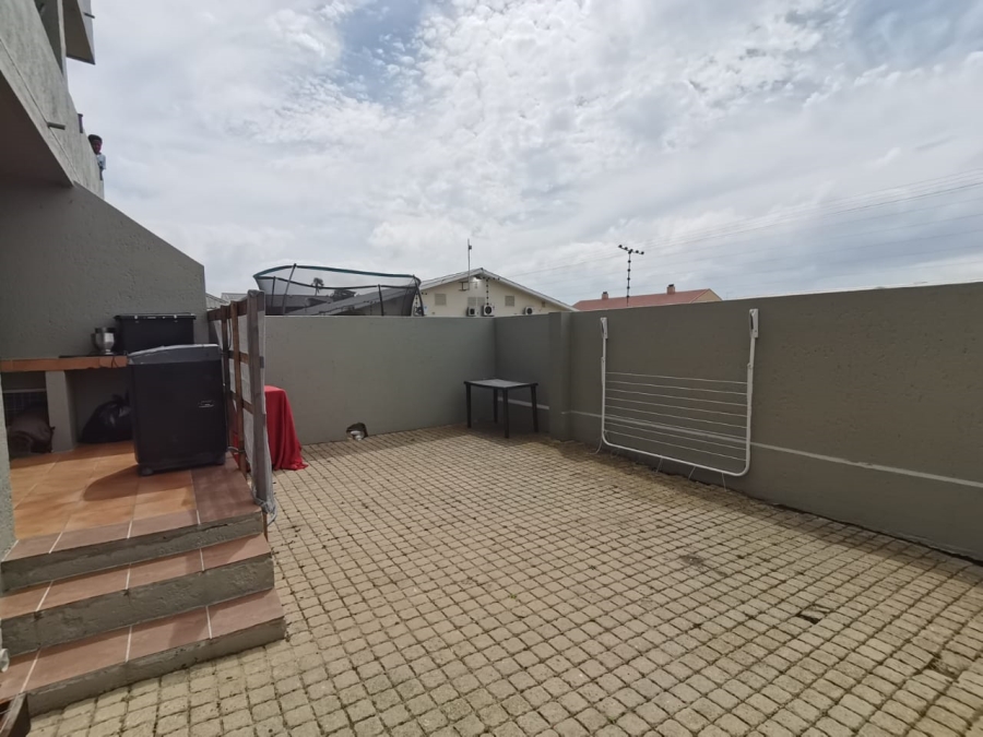 2 Bedroom Property for Sale in Heiderand Western Cape